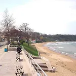 Pensionat Lazuren Bryag 2 2*