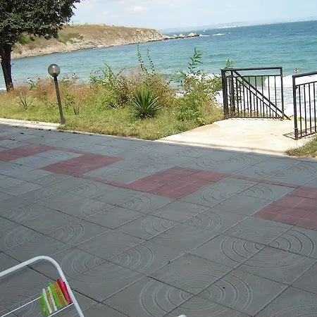 Lazuren Bryag 2