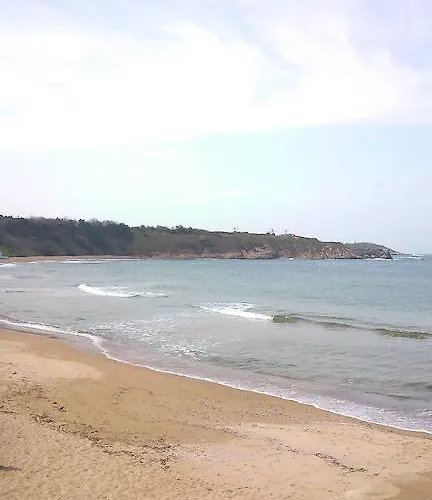 Lazuren Bryag 2 Τσερνομόρετς