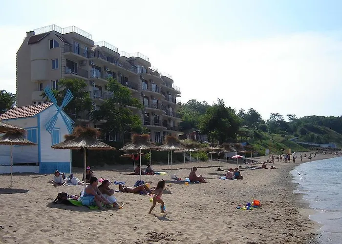 Πανσιόν Lazuren Bryag 2 2*