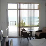Guest house Lazuren Bryag 2