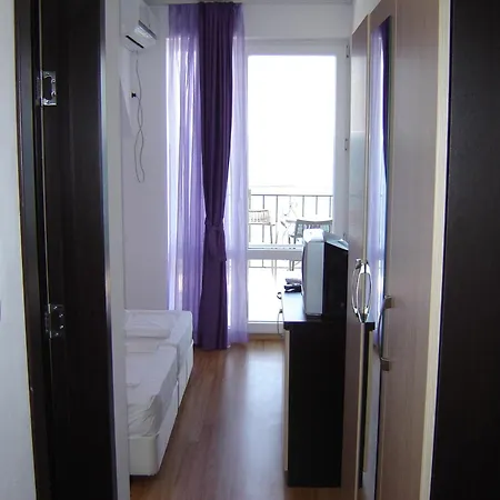 Lazuren Bryag 2 Guest house
