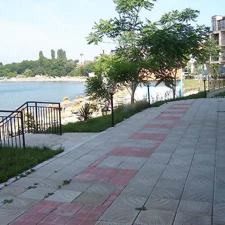 Lazuren Bryag 2 Chernomorets