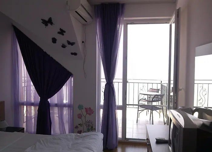 Lazuren Bryag 2 Черноморец