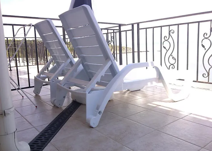 Lazuren Bryag 2 Гостевой дом