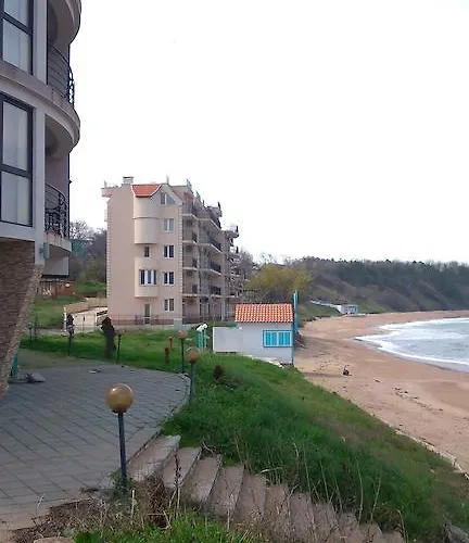 Гостевой дом Lazuren Bryag 2